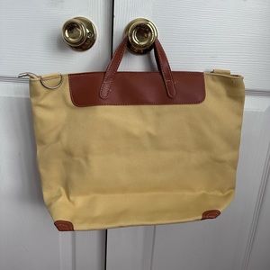 Carry handbag with two straps.